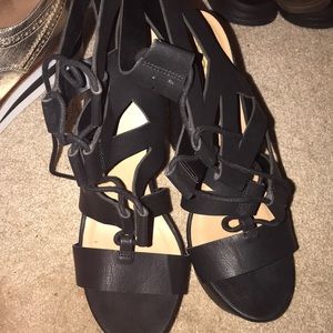 Black sandal- tie up heel